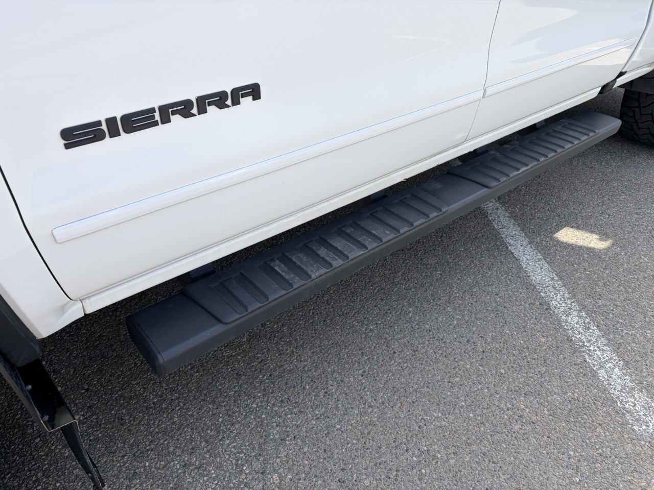 2017 GMC Sierra 1500 - Image 4