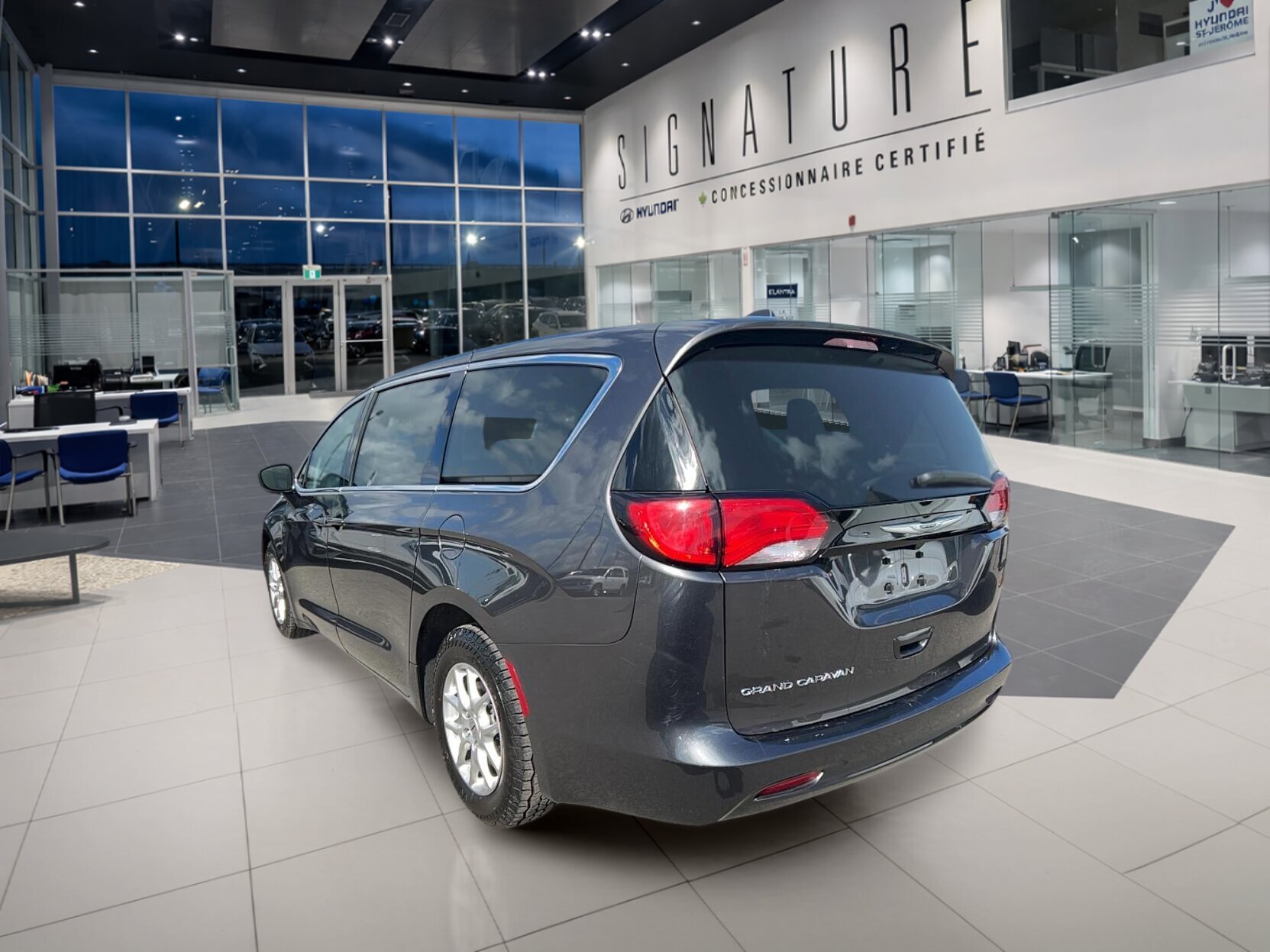 2023 Chrysler Grand Caravan - Image 7