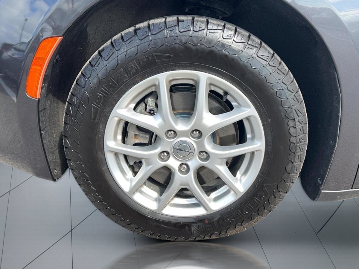 2023 Chrysler Grand Caravan - Image 9