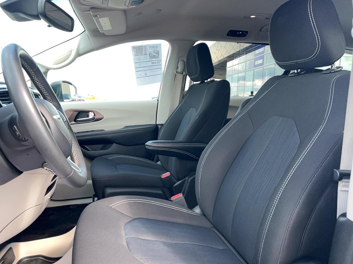 2023 Chrysler Grand Caravan - Image 12