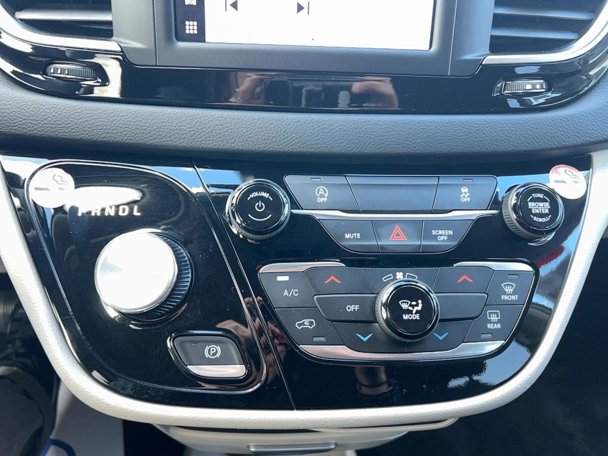 2023 Chrysler Grand Caravan - Image 28
