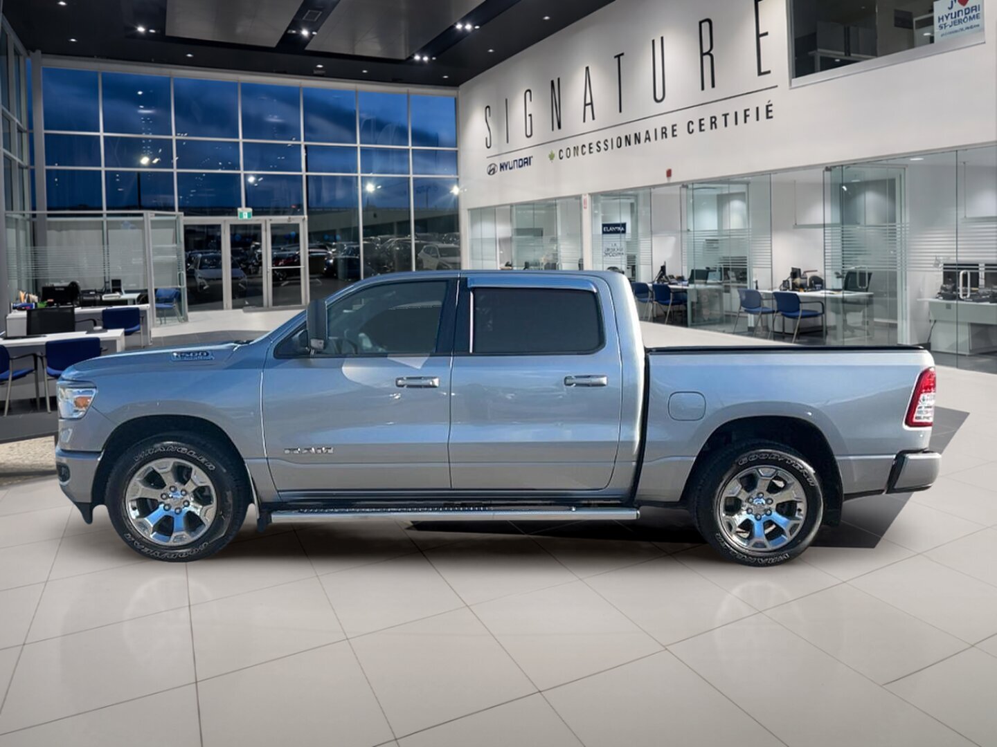 2024 RAM 1500 - Image 8