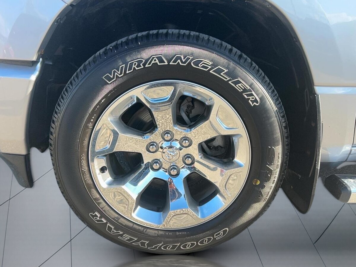 2024 RAM 1500 - Image 9