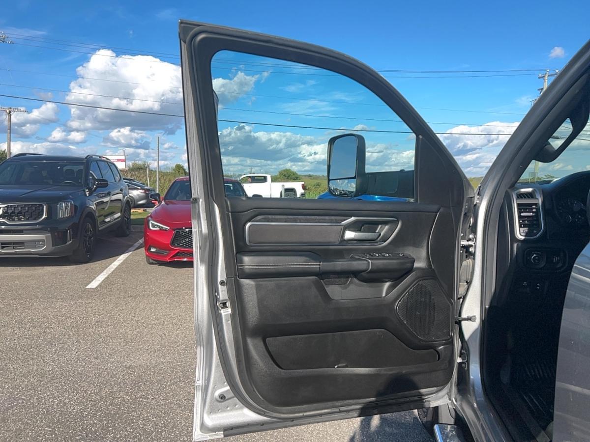 2024 RAM 1500 - Image 14