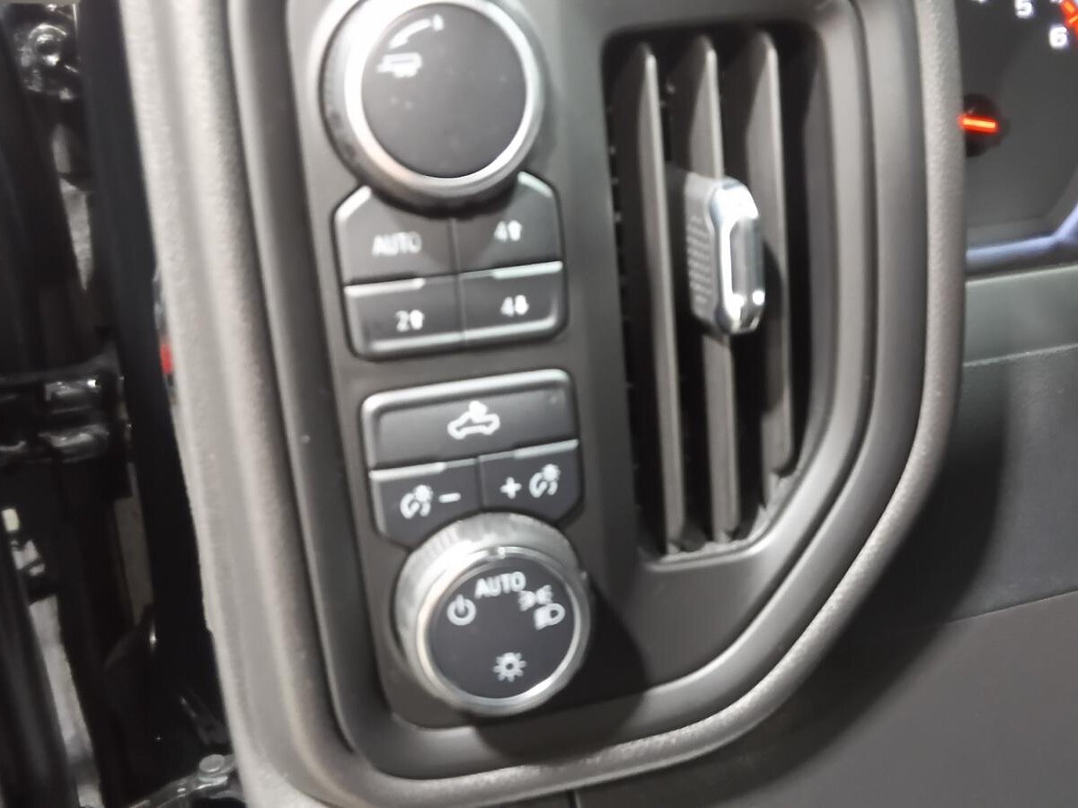 2022 Chevrolet Silverado 1500 - Image 24