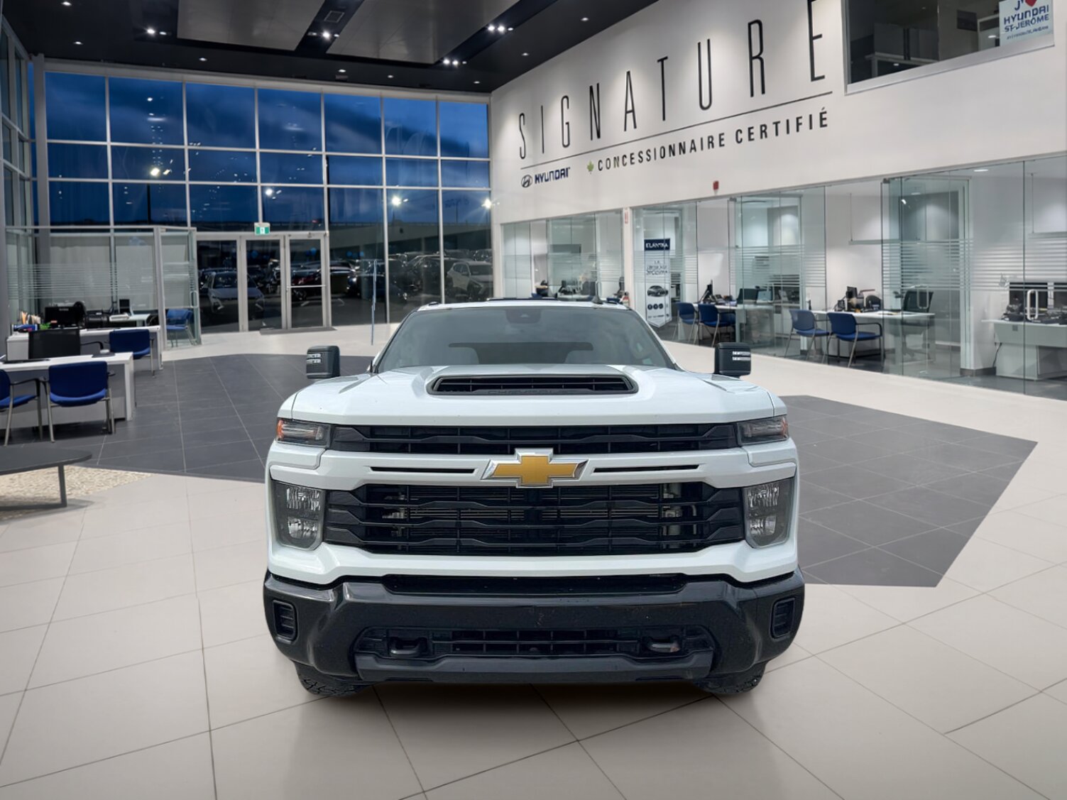 2024 Chevrolet Silverado 2500 HD - Image 2
