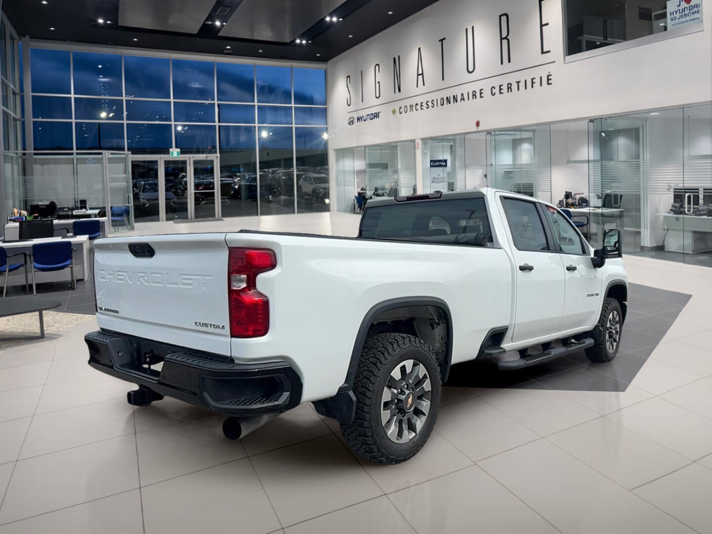 2024 Chevrolet Silverado 2500 HD - Image 5