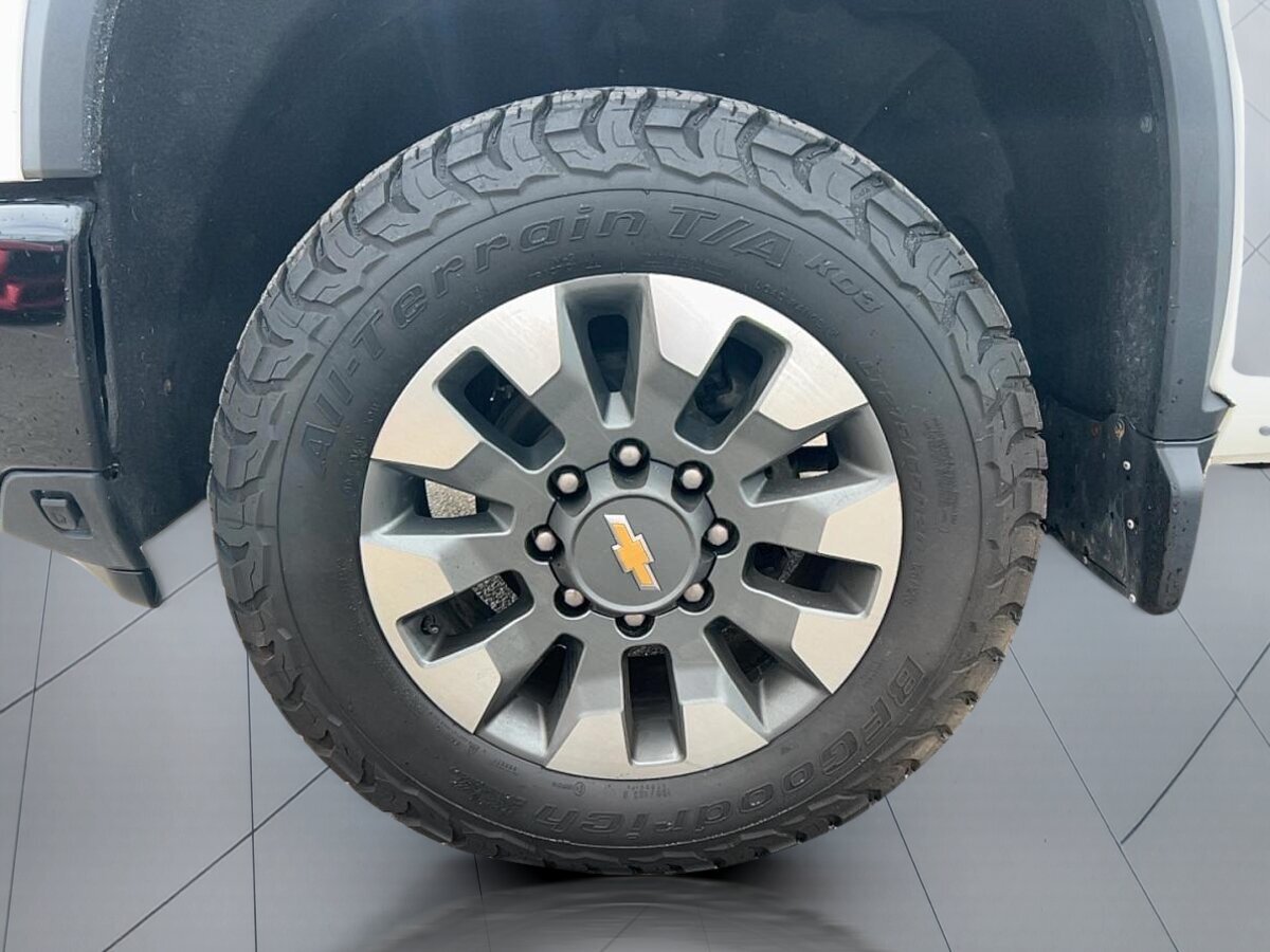 2024 Chevrolet Silverado 2500 HD - Image 9