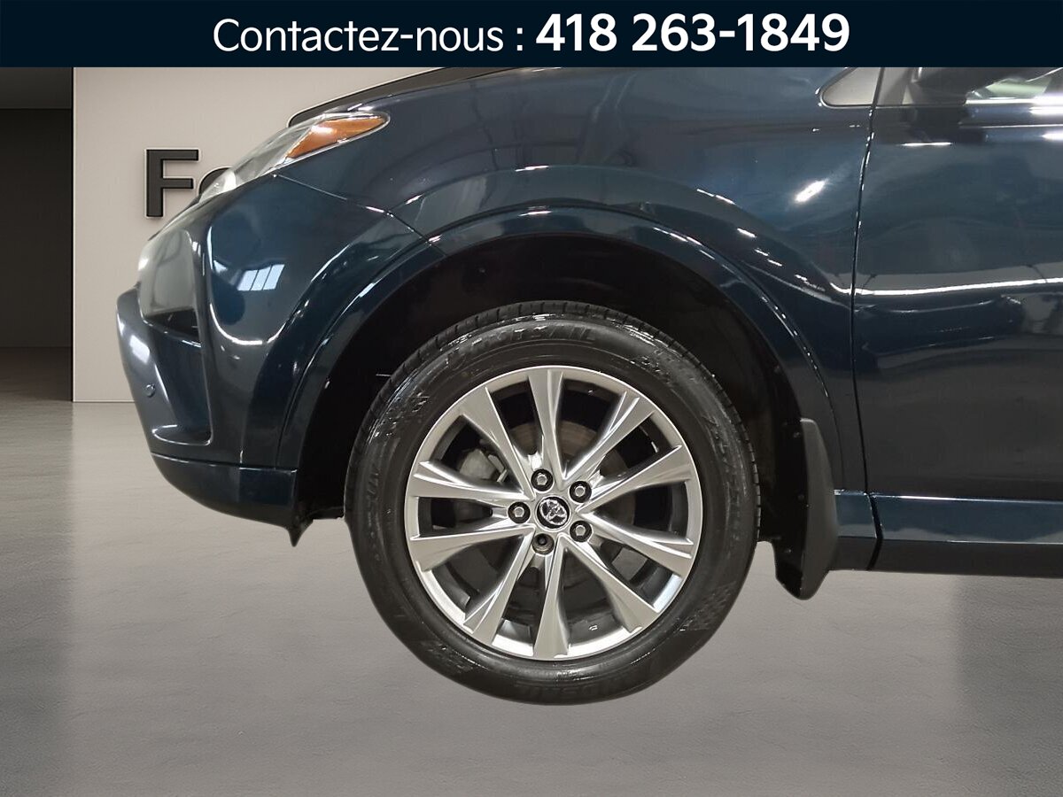 2018 Toyota RAV4 - Image 3
