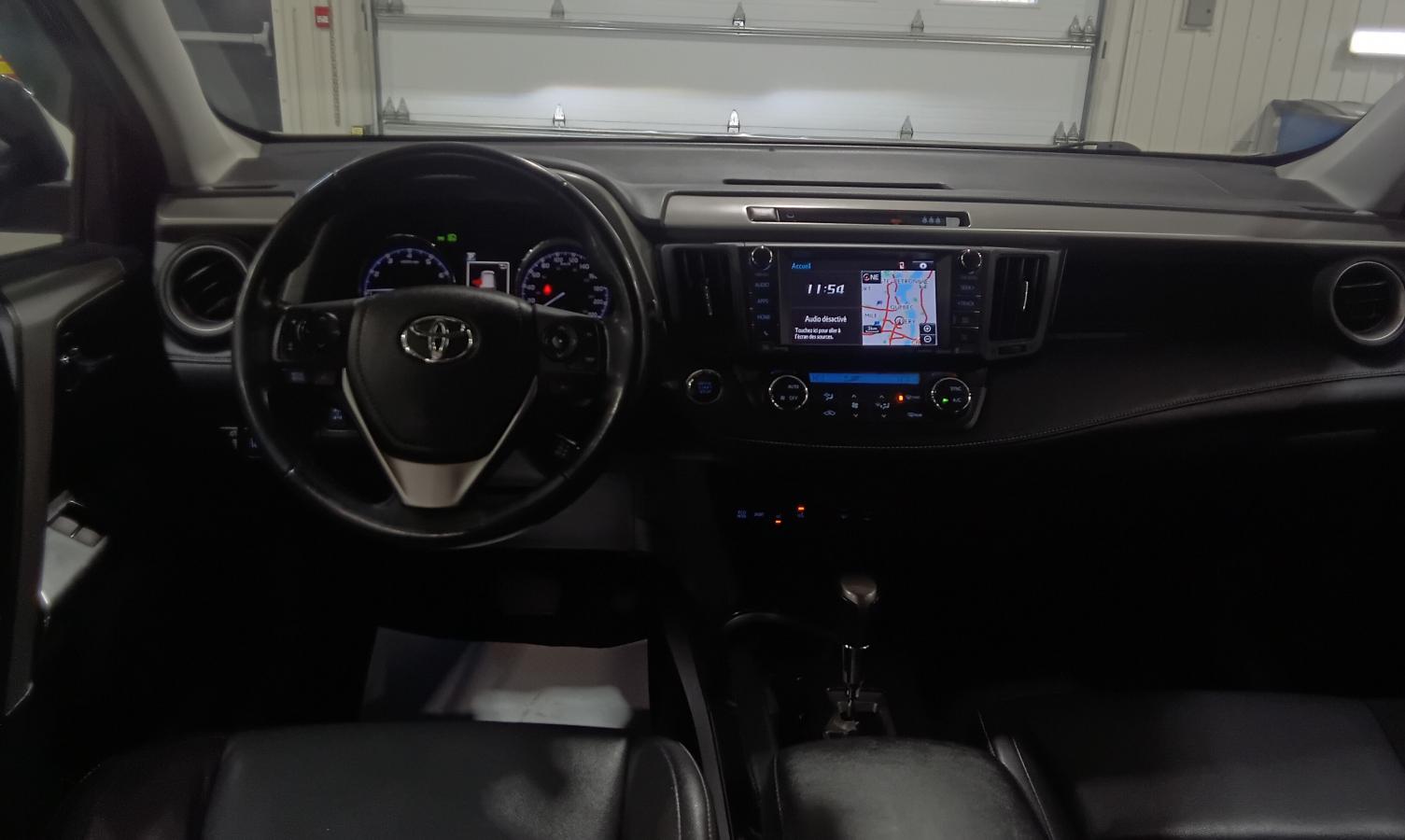 2018 Toyota RAV4 - Image 19