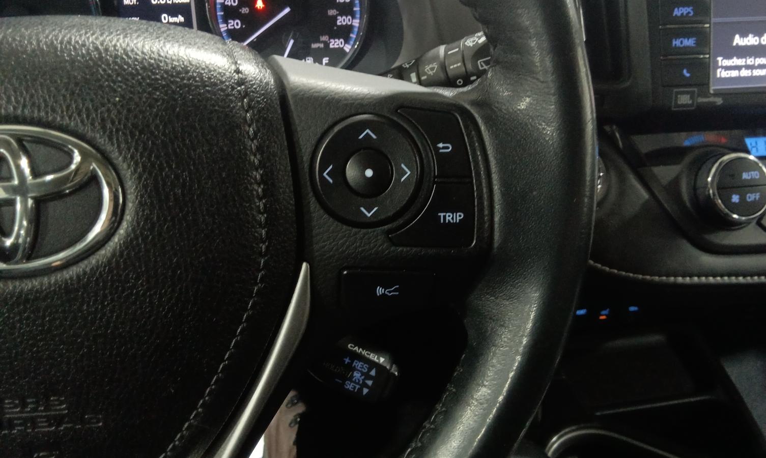 2018 Toyota RAV4 - Image 23