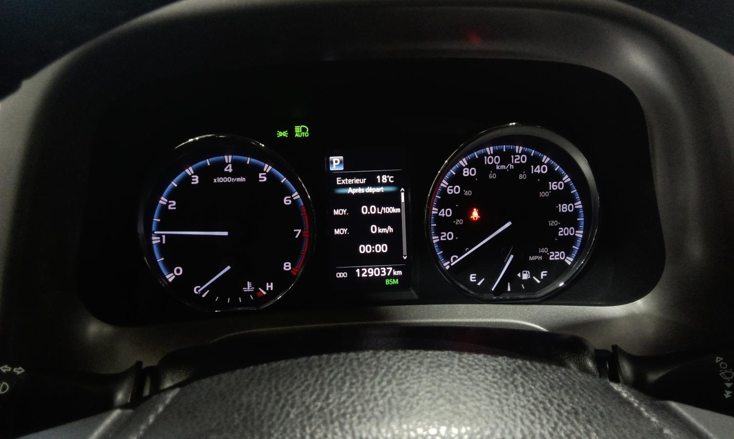 2018 Toyota RAV4 - Image 25
