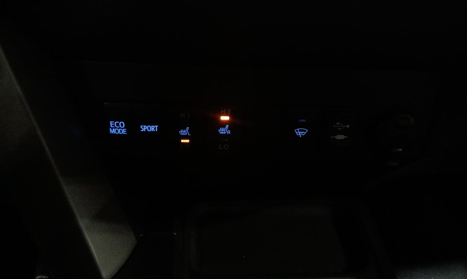 2018 Toyota RAV4 - Image 28