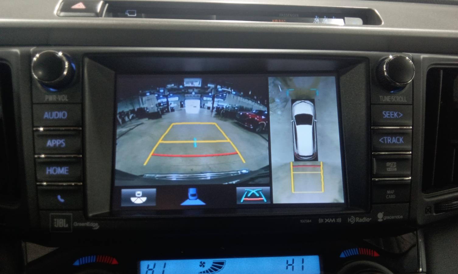 2018 Toyota RAV4 - Image 31