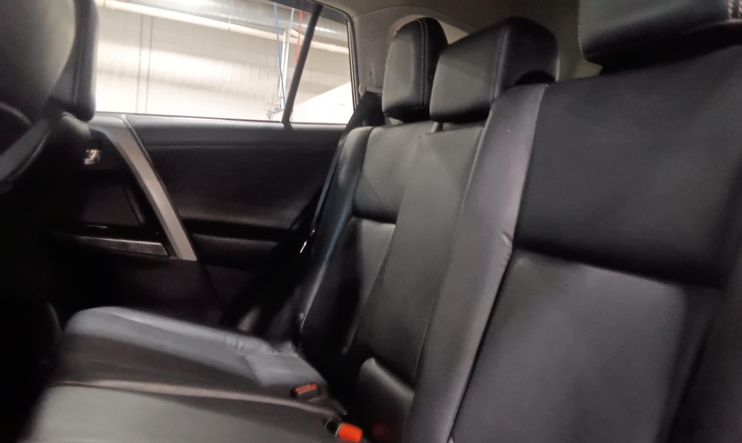2018 Toyota RAV4 - Image 33