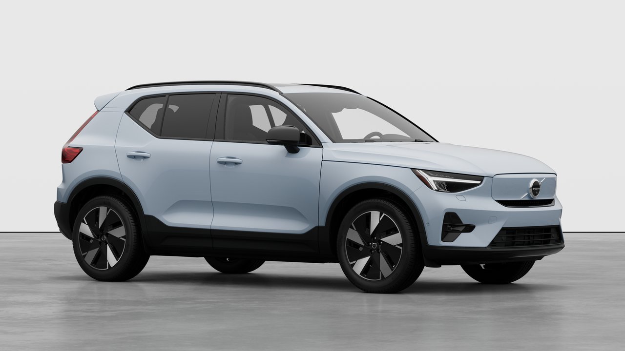 2026 Volvo EX40 - Image 3