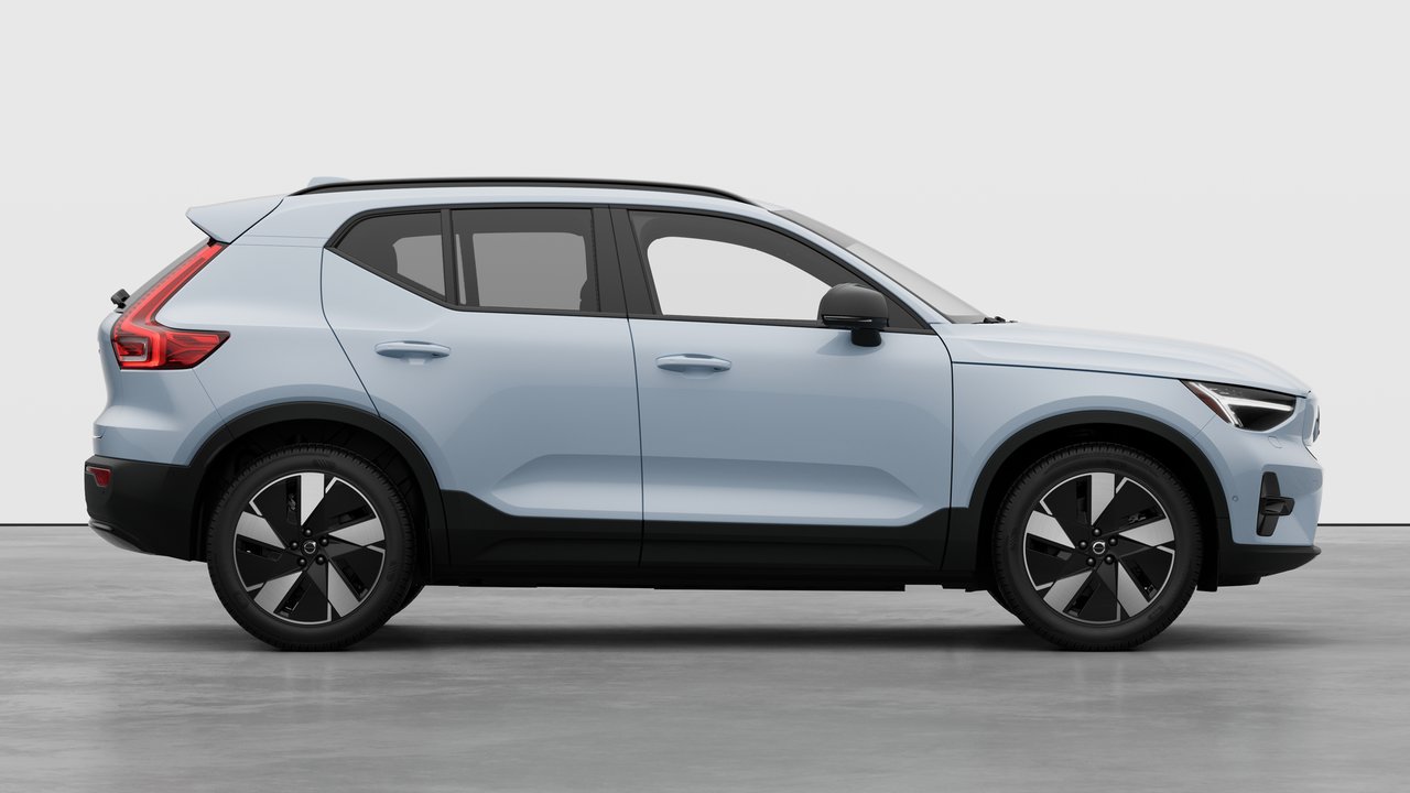 2026 Volvo EX40 - Image 7