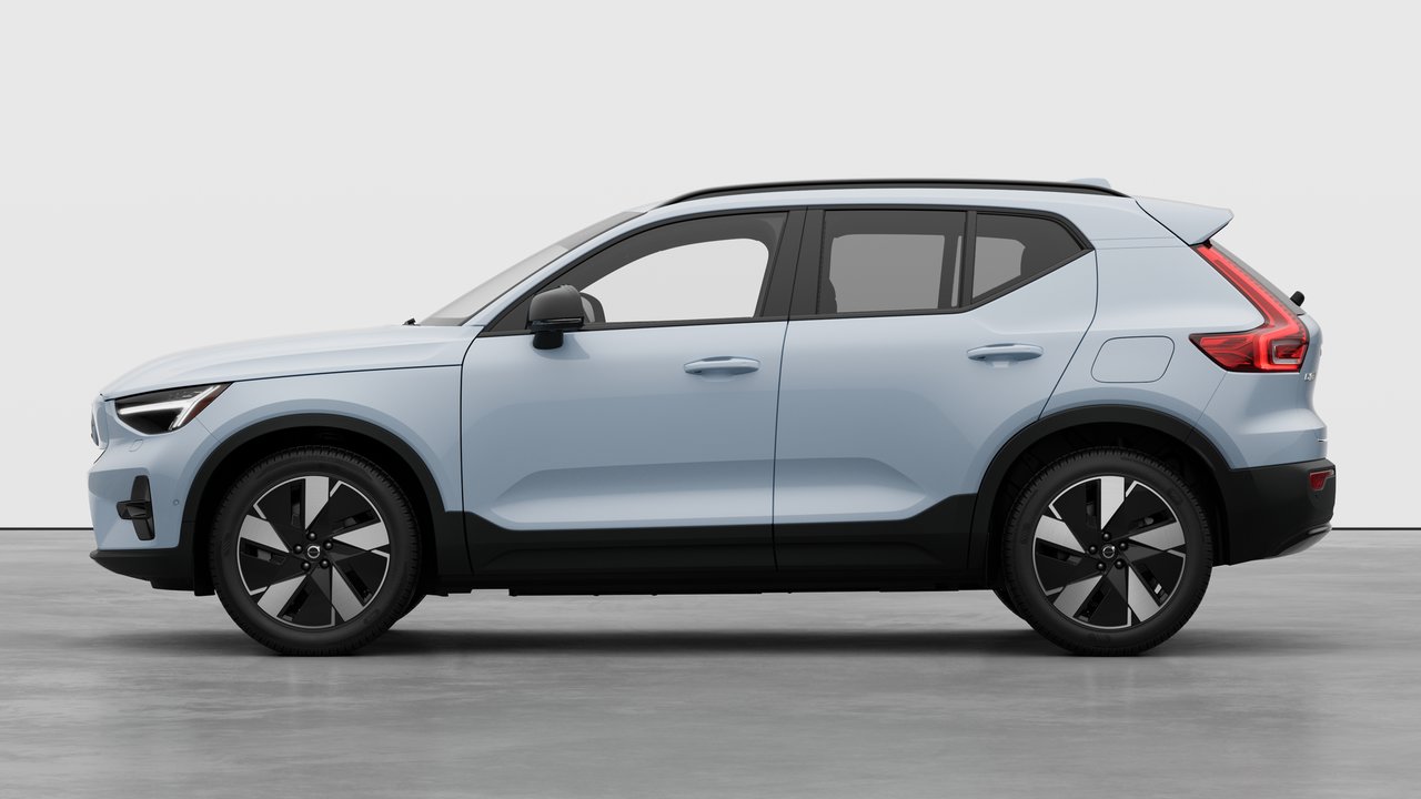 2026 Volvo EX40 - Image 8