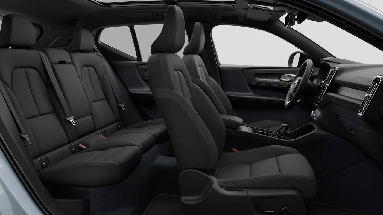 2026 Volvo EX40 - Image 13