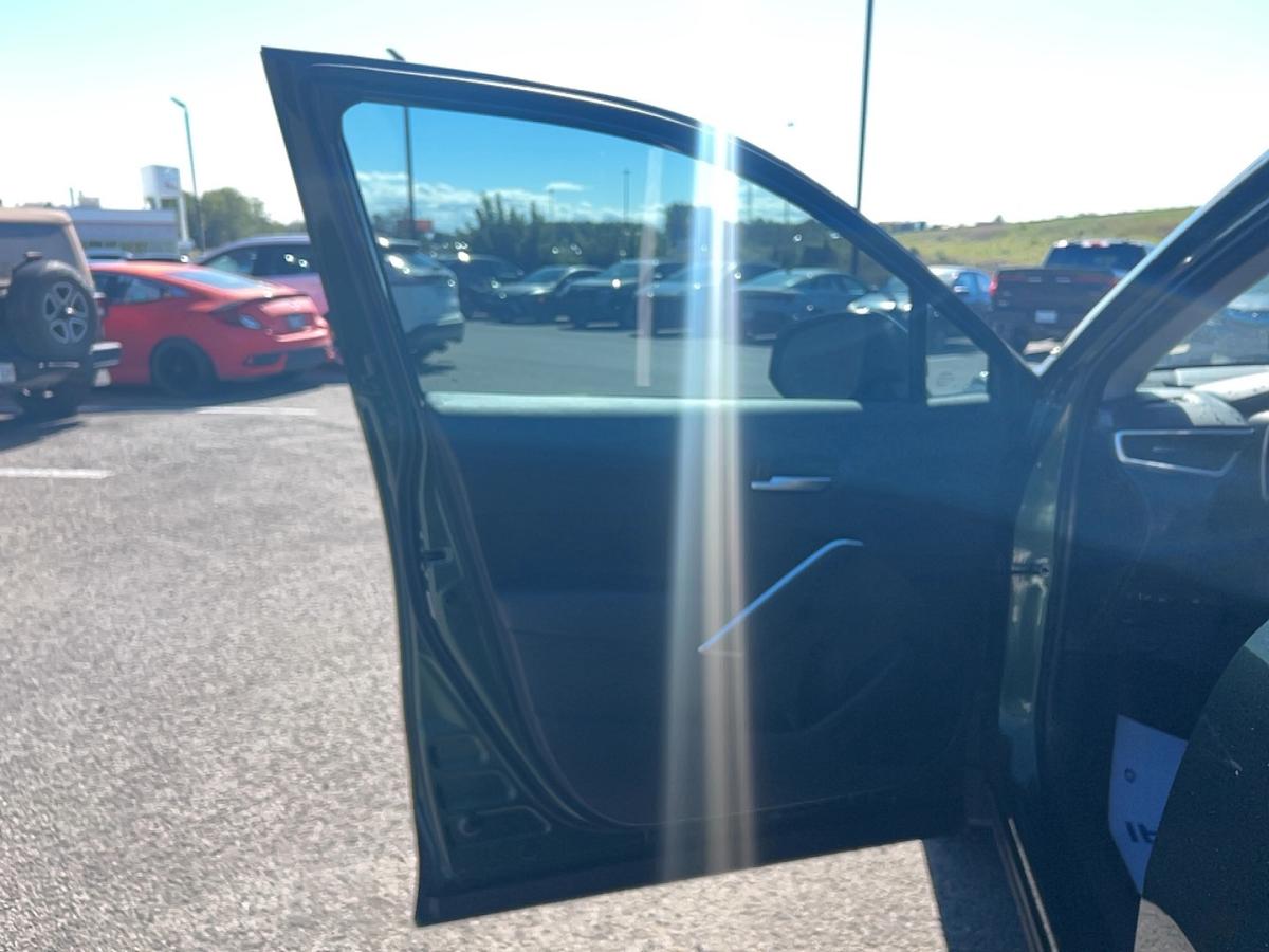 2022 Toyota Corolla Cross - Image 14