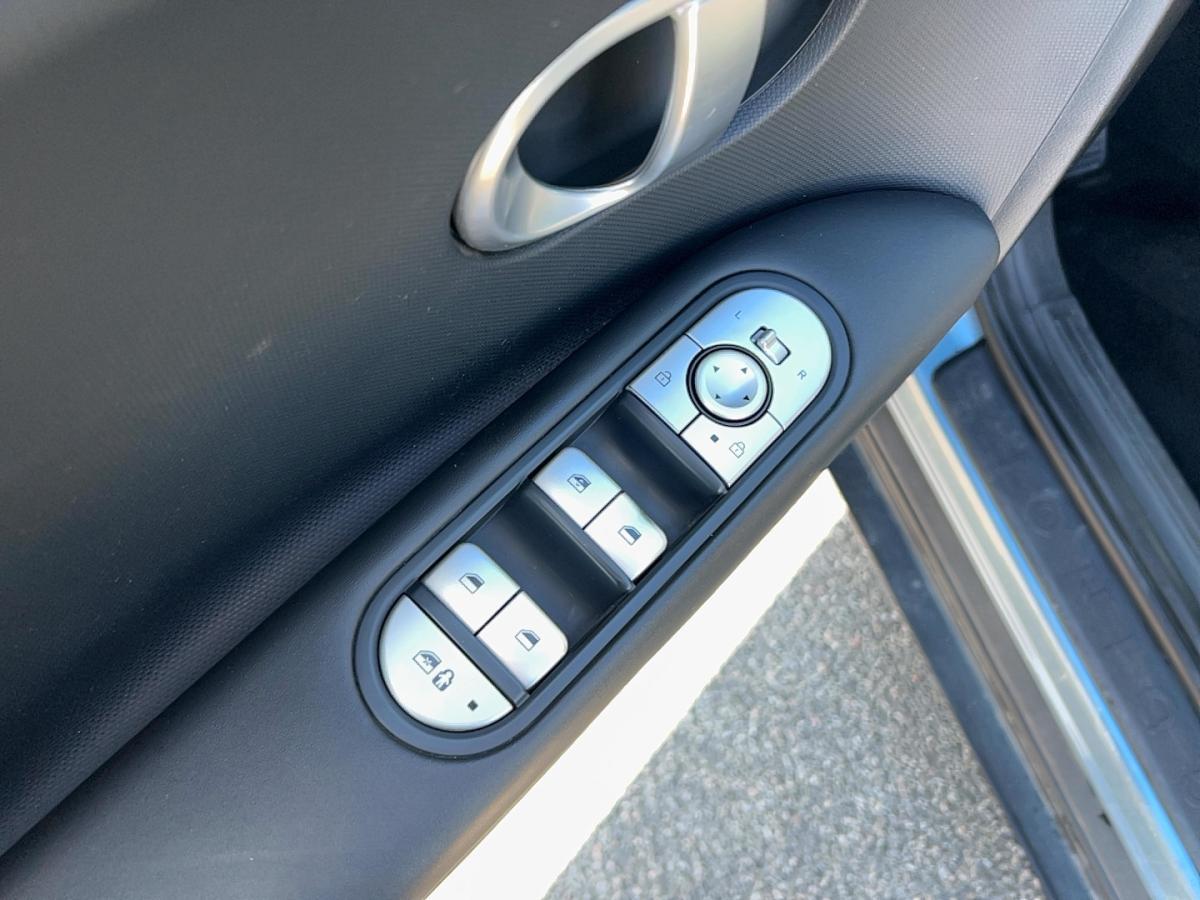 2022 Hyundai IONIQ 5 - Image 14