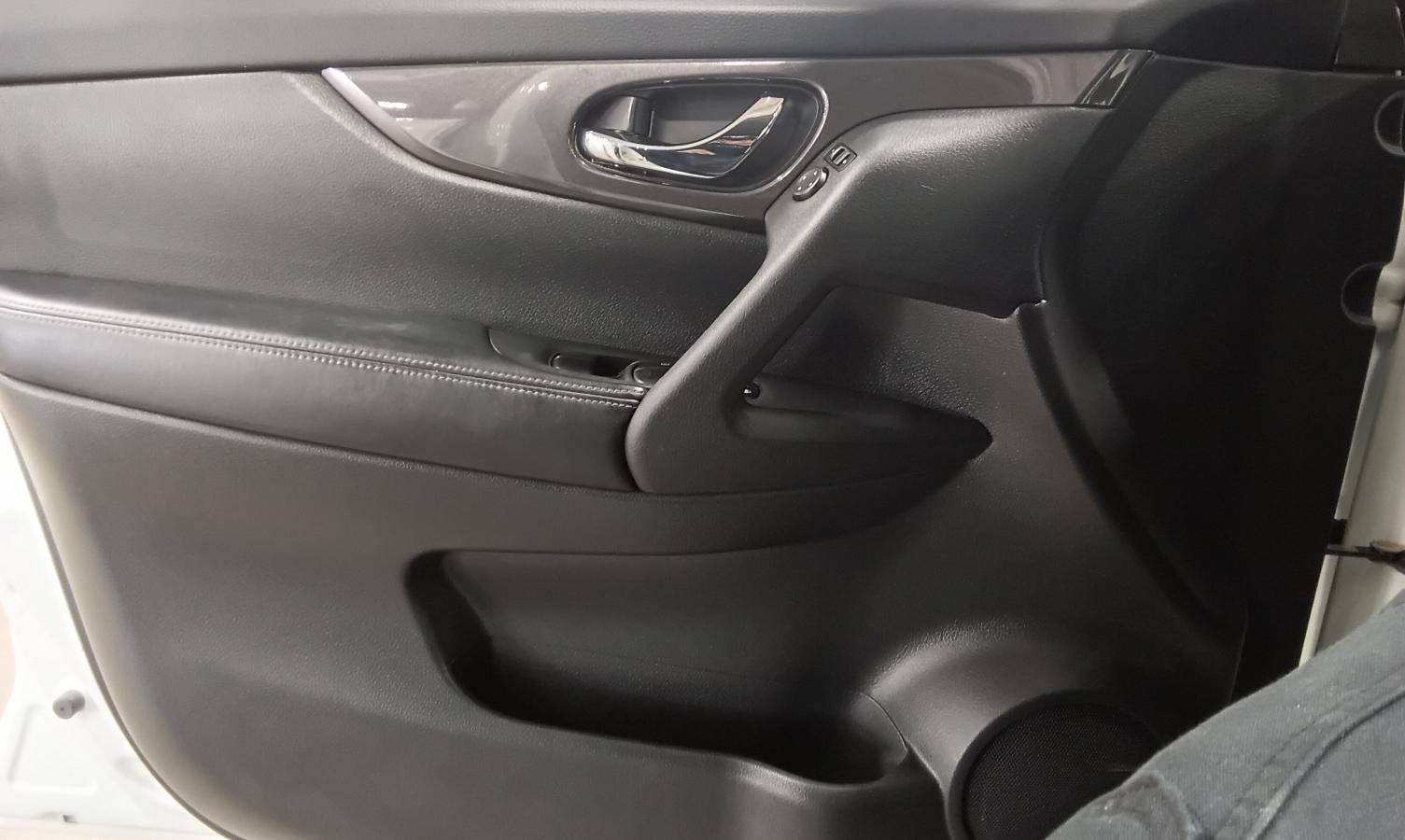 2019 Nissan Rogue - Image 17