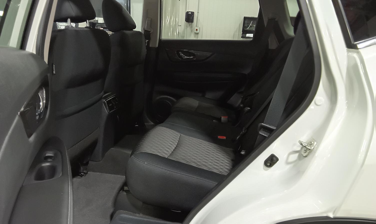 2019 Nissan Rogue - Image 24