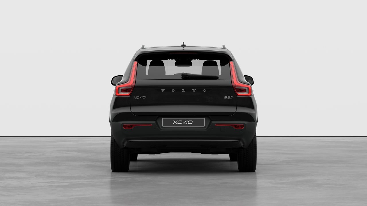 2026 Volvo XC40 - Image 6