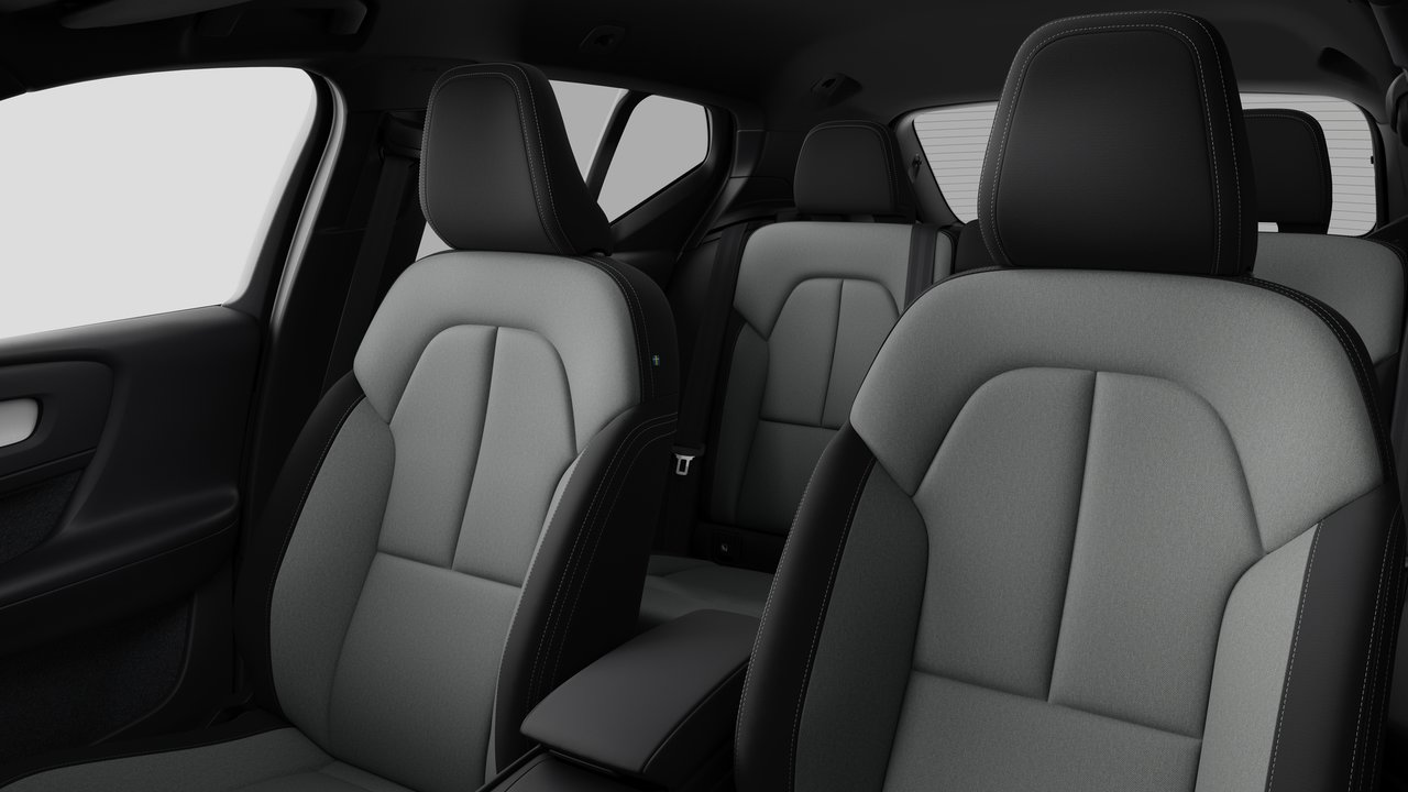 2026 Volvo XC40 - Image 12