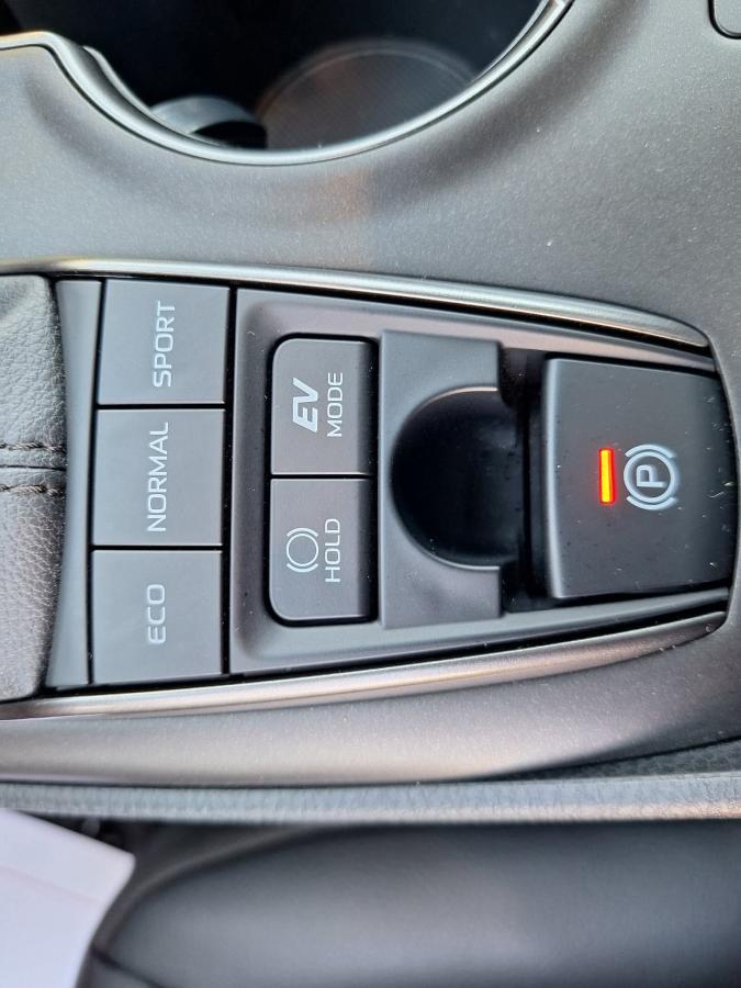 2021 Toyota Camry - Image 22