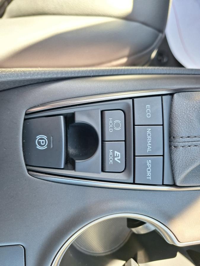 2021 Toyota Camry - Image 30