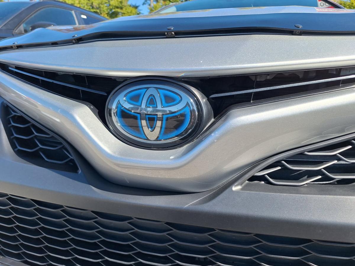 2021 Toyota Camry - Image 32