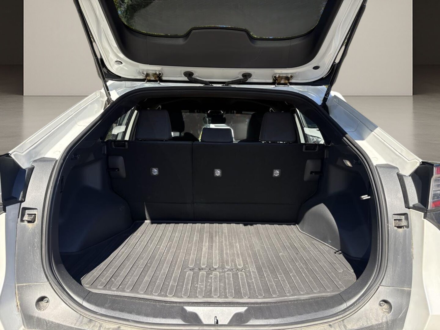 2023 Subaru Solterra - Image 8