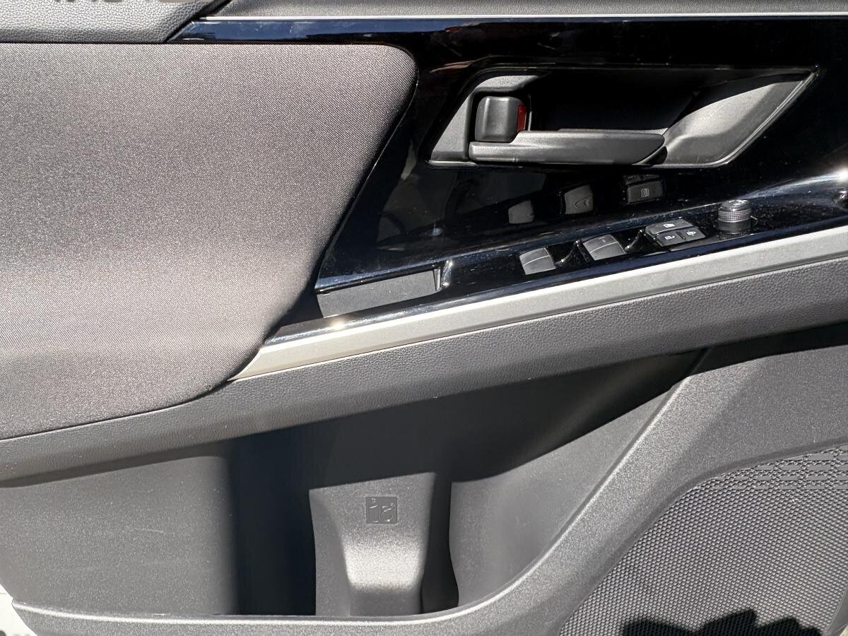 2023 Subaru Solterra - Image 20