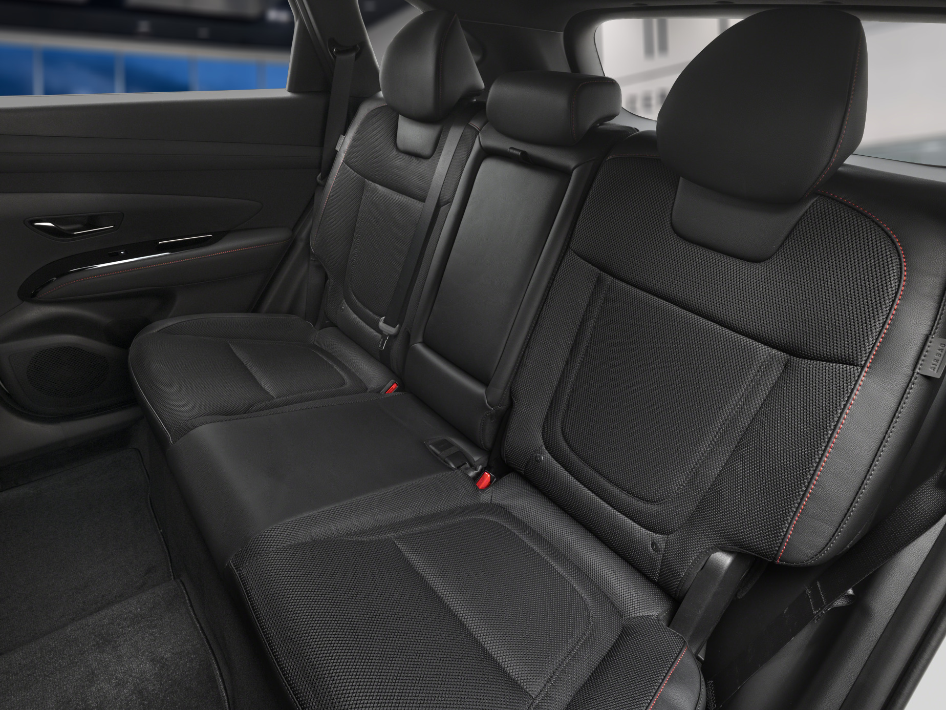 2026 Hyundai Tucson Hybrid - Image 9