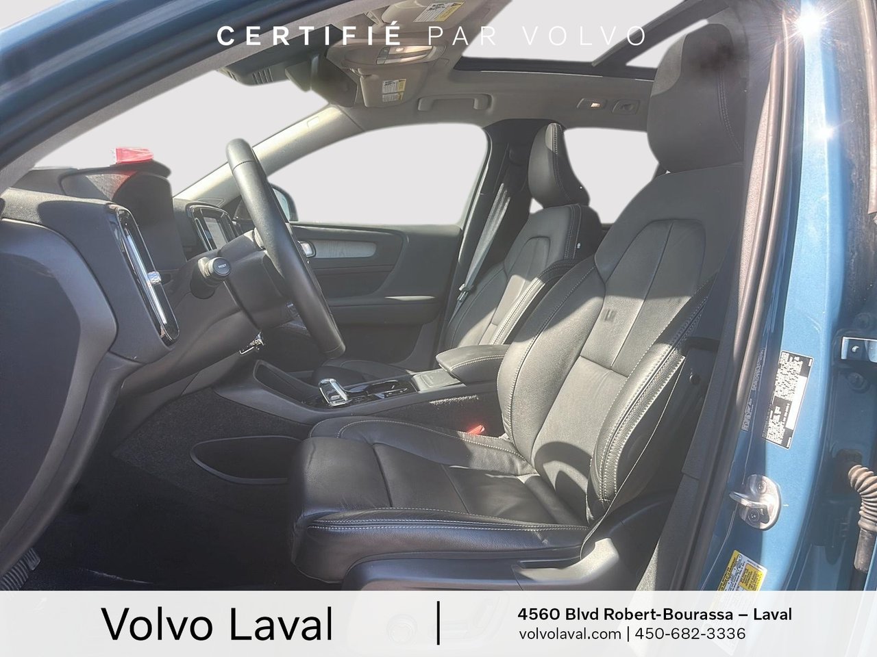 2023 Volvo XC40 - Image 3