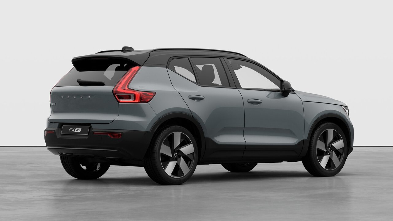 2026 Volvo EX40 - Image 4