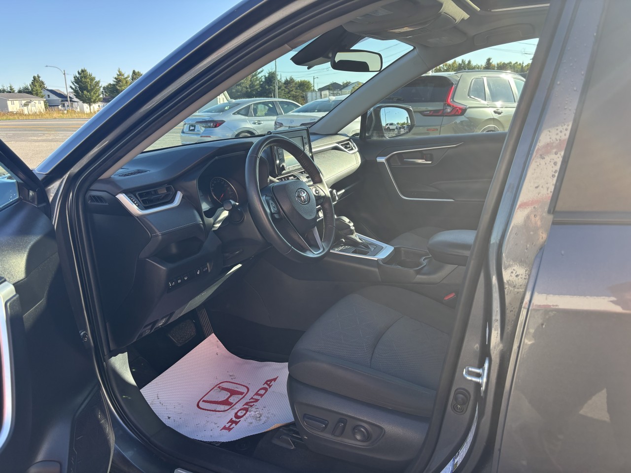 2021 Toyota RAV4 - Image 9
