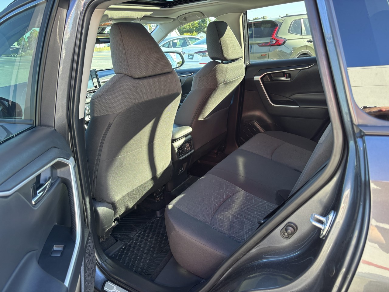2021 Toyota RAV4 - Image 10