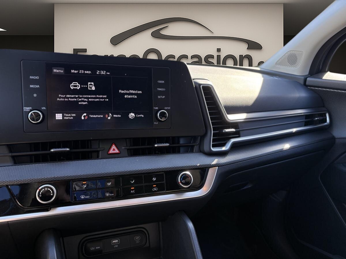 2025 Kia Sportage - Image 16