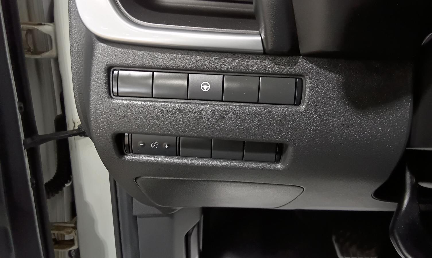2022 Nissan Rogue - Image 23