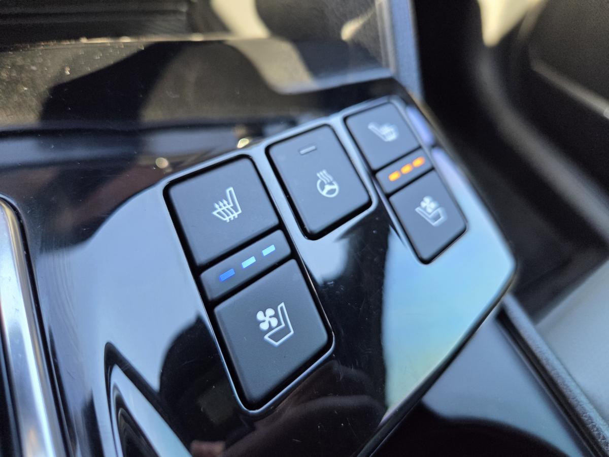 2025 Kia Sportage - Image 27