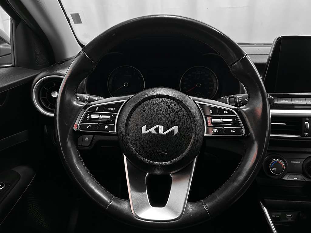 2023 Kia Forte - Image 11