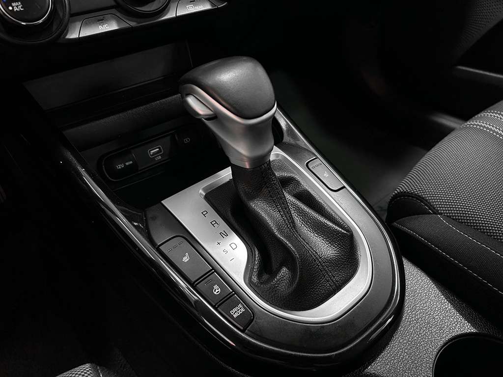 2023 Kia Forte - Image 13