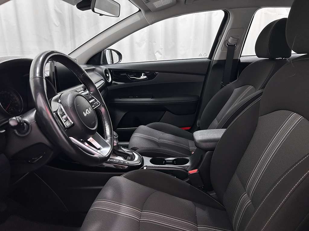 2023 Kia Forte - Image 15