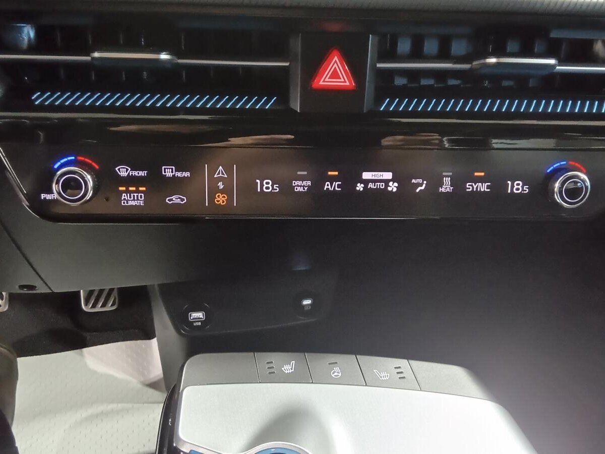 2024 Kia EV6 - Image 24
