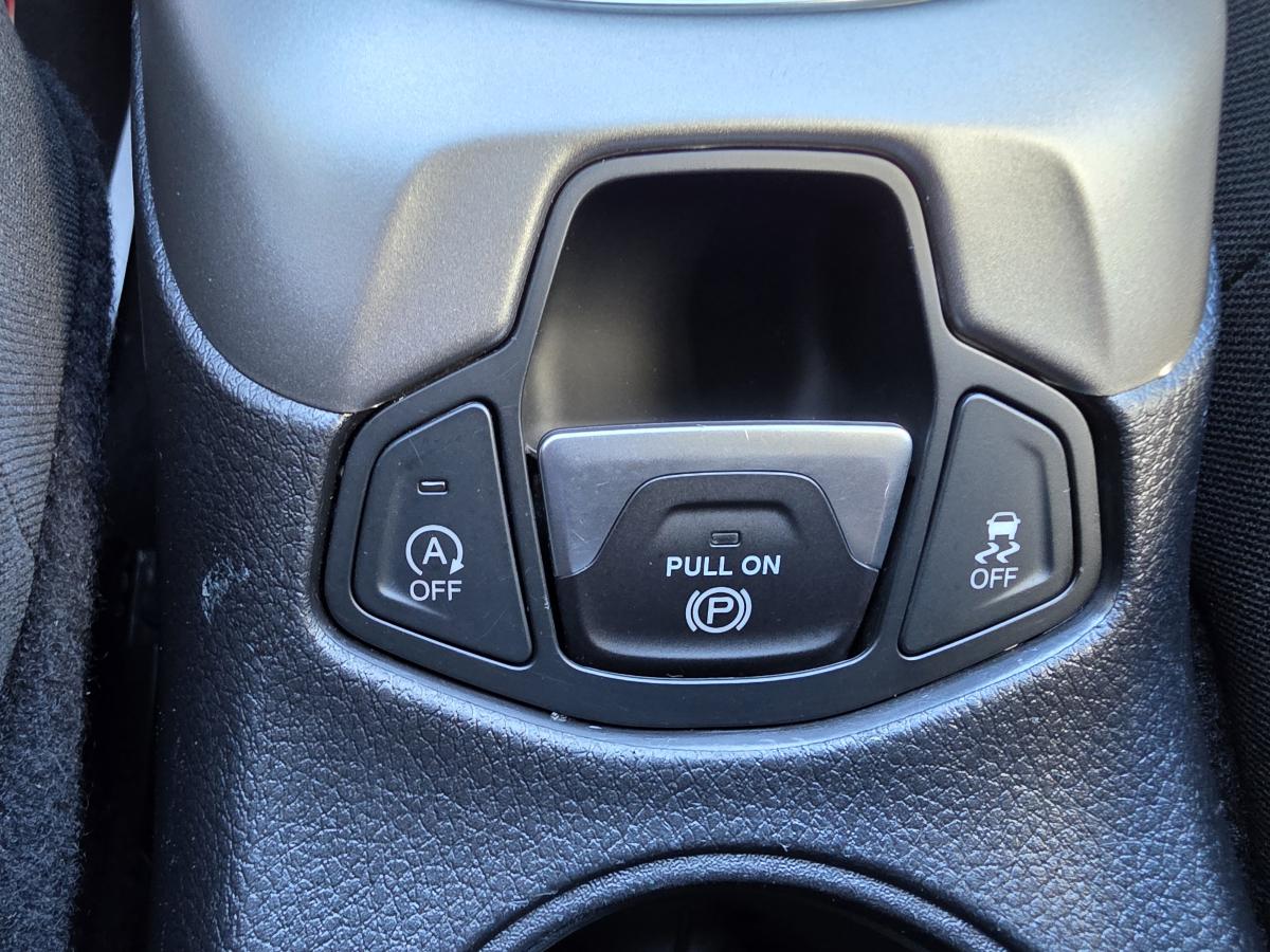 2020 Jeep Compass - Image 33