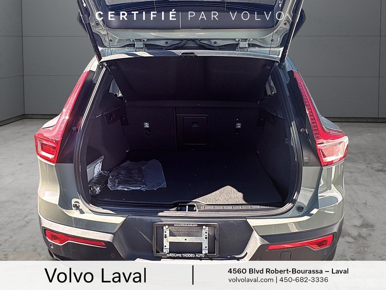 2025 Volvo XC40 - Image 6