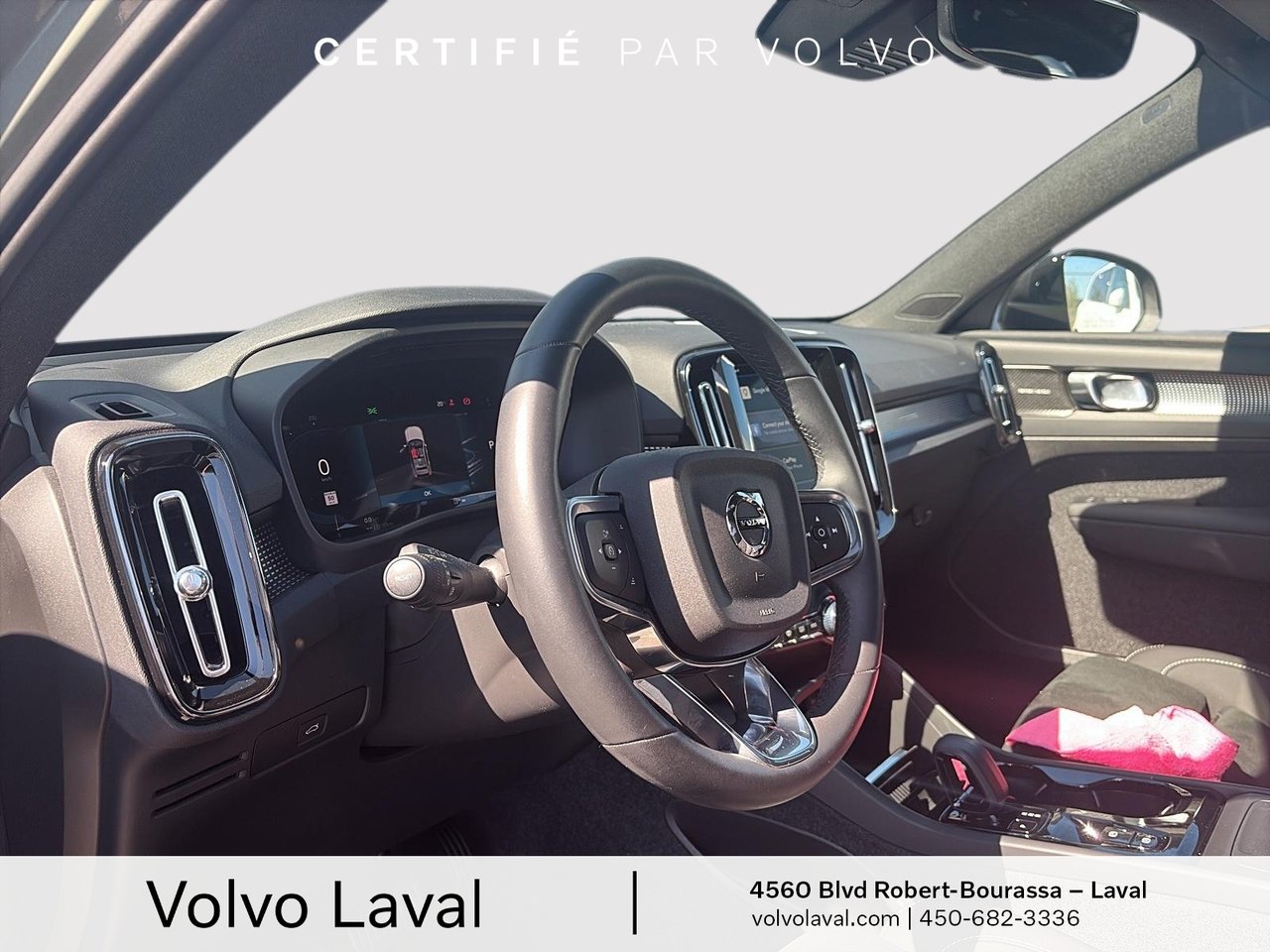 2025 Volvo XC40 - Image 11