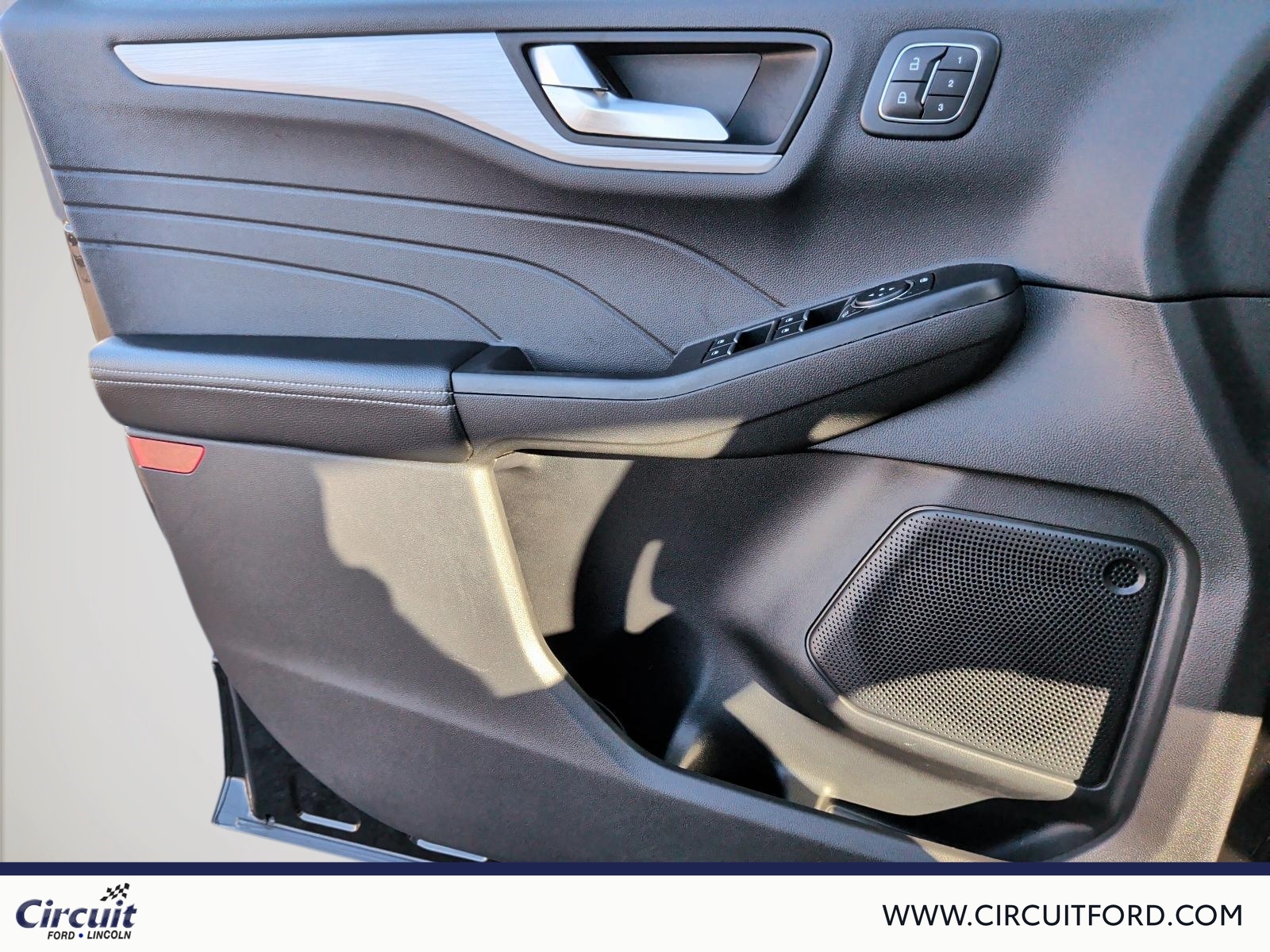 2025 Ford Escape - Image 11